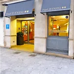 阿维尼达酒店 3*