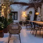 阿维尼达酒店 3*