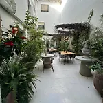 阿维尼达酒店 酒店