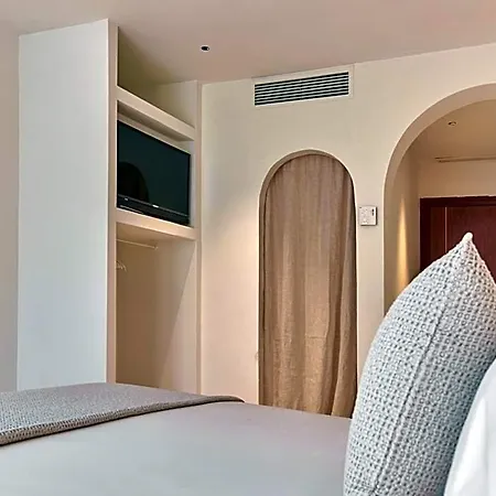 Avenida Hotel